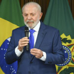 Lula diz que governo fará levantamento de quem tem direito a benefícios e não recebe