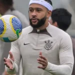 PM adverte policiais que gravaram primeiro gol de Memphis Depay pelo Corinthians