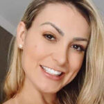 Andressa Urach é investigada por apologia a zoofilia após fala no YouTube