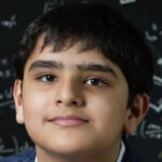 Menino britânico de 10 anos supera QI de Einstein e Hawking